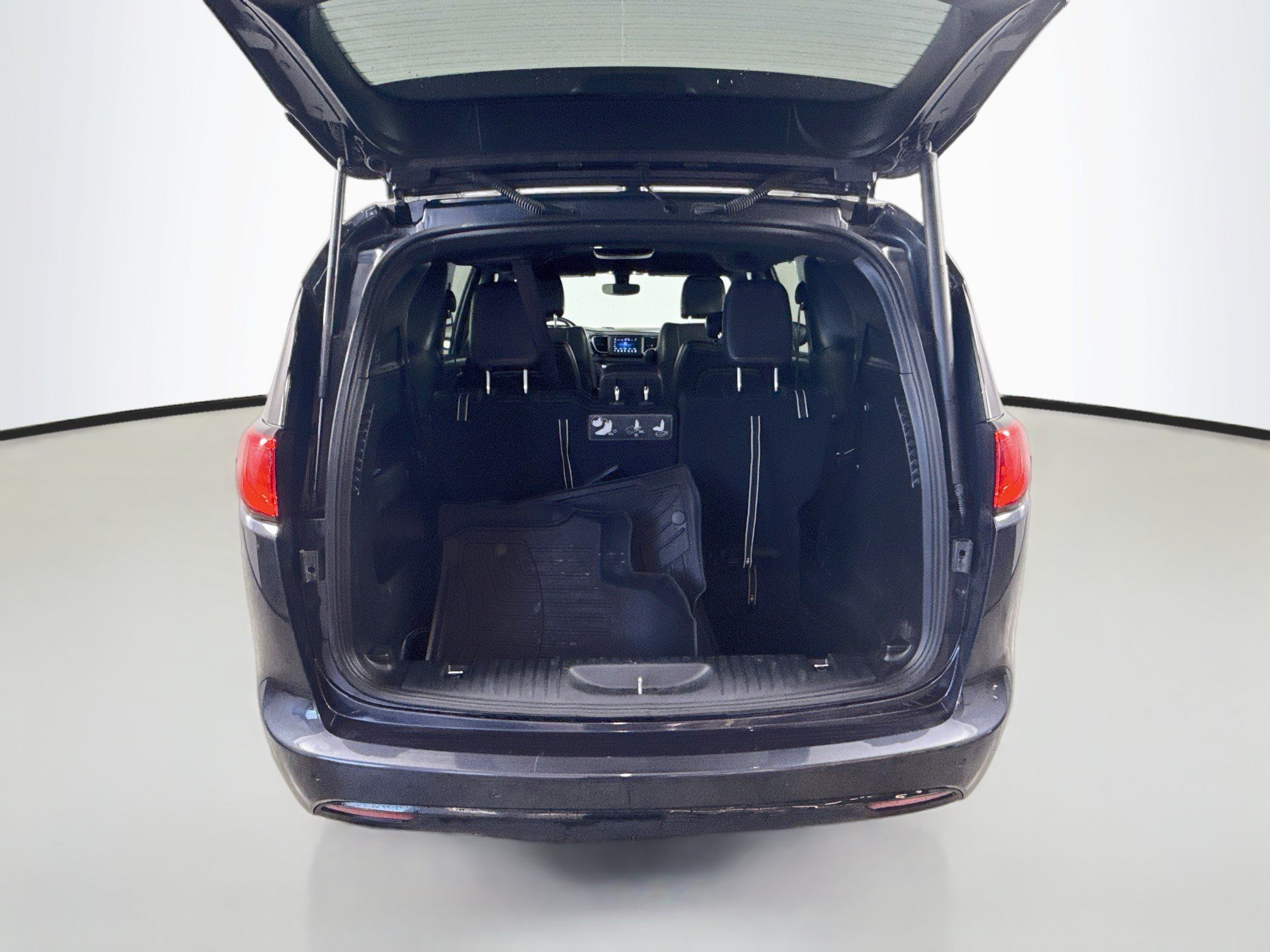 Used 2020 Chrysler Pacifica Touring-L w/ S Appearance Package FWD image 23