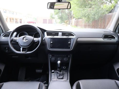 Used 2021 Volkswagen Tiguan SE AWD/4WD image 16