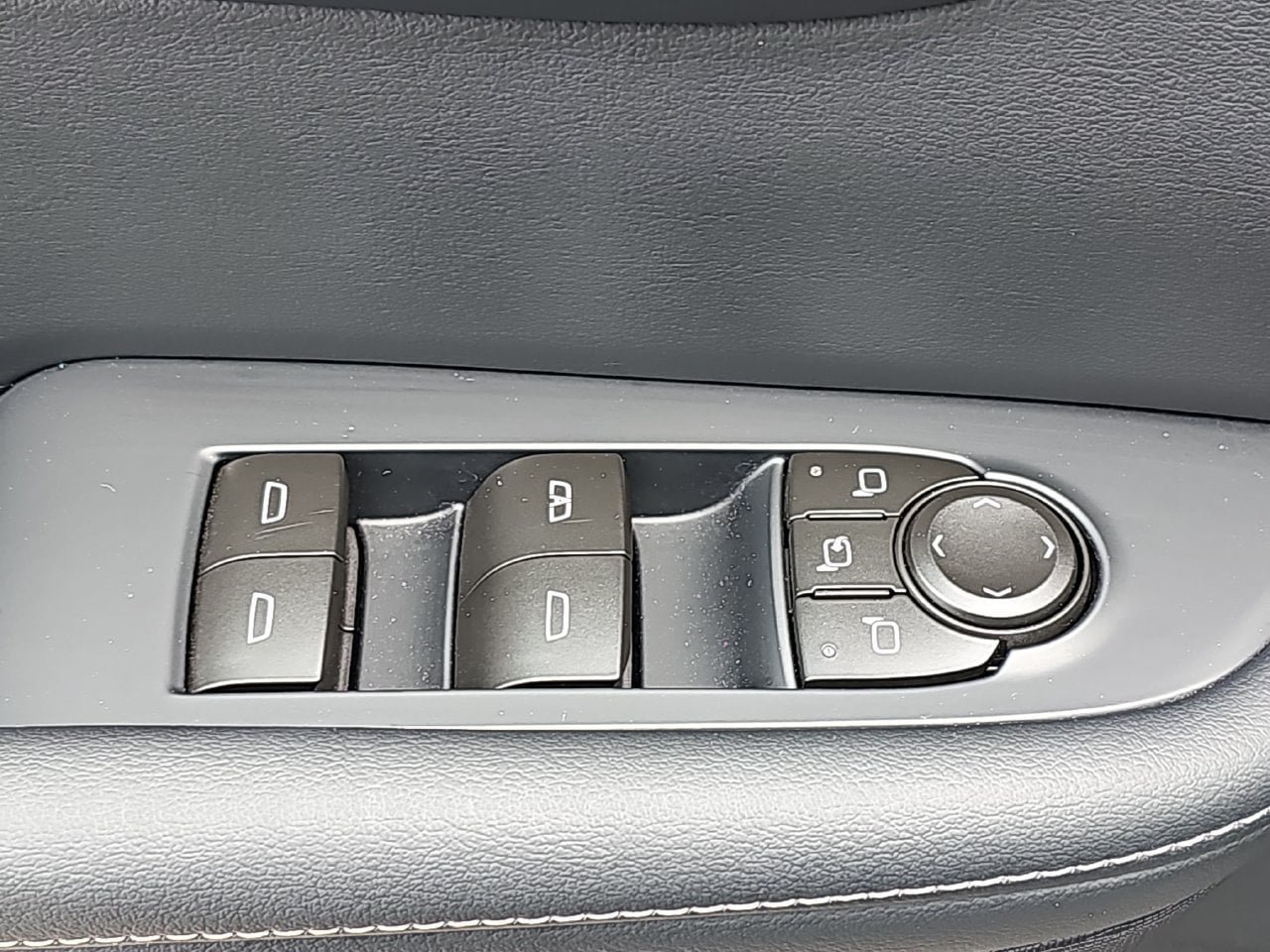 Used 2026 Buick Enclave Preferred w/ Power Package FWD image 34