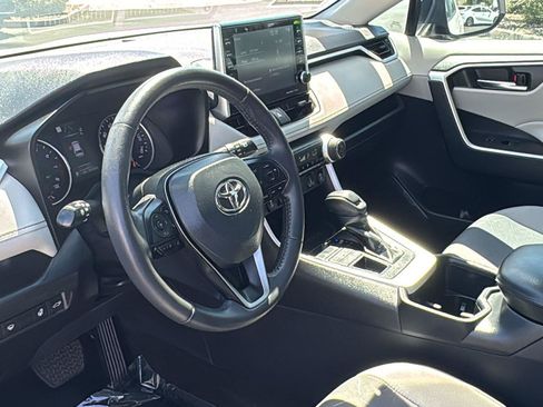 Used 2022 Toyota RAV4 XLE w/ Convenience Package AWD/4WD image 25