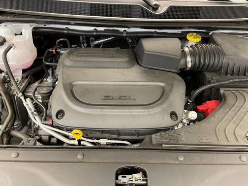 New 2026 Chrysler Pacifica Select FWD image 18