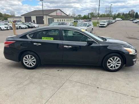 Used 2014 Nissan Altima 2.5 S FWD image 4