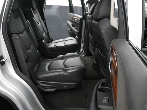 Used 2019 Cadillac Escalade Premium Luxury AWD/4WD image 26