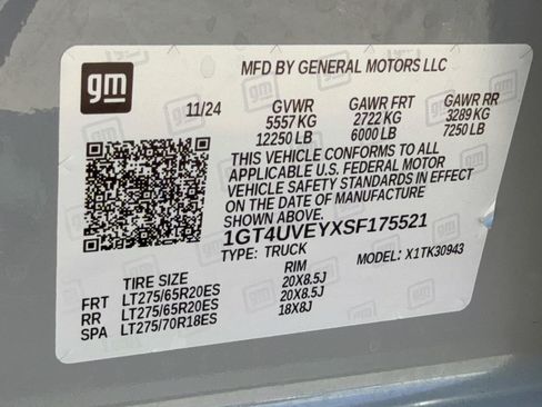 Certified 2025 GMC Sierra 3500 AT4 w/ Technology Package AWD/4WD image 31