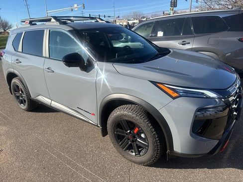 Used 2025 Nissan Rogue SV w/ Rock Creek Premium Package image 7