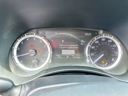 Used 2024 Toyota Highlander XLE FWD image 39
