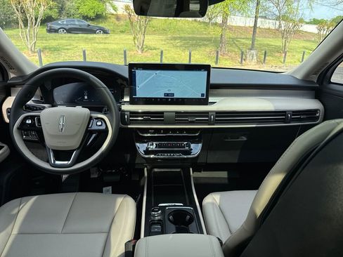 New 2026 Lincoln Corsair Premiere image 12