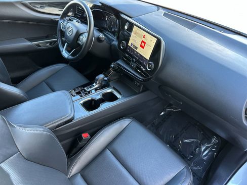 Used 2025 Lexus NX 350h AWD w/ Accessory Package (2T) image 17