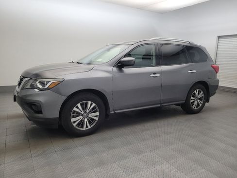 Used 2019 Nissan Pathfinder S image 2