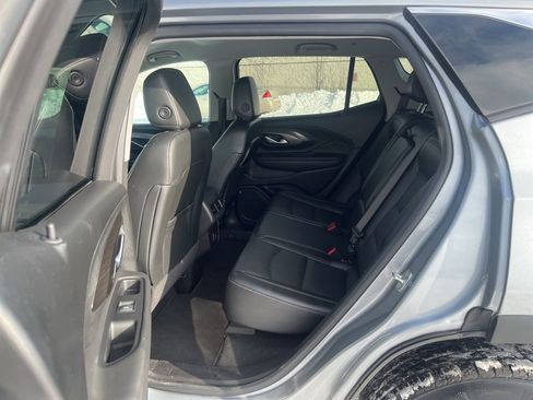 Used 2023 GMC Terrain SLT image 19