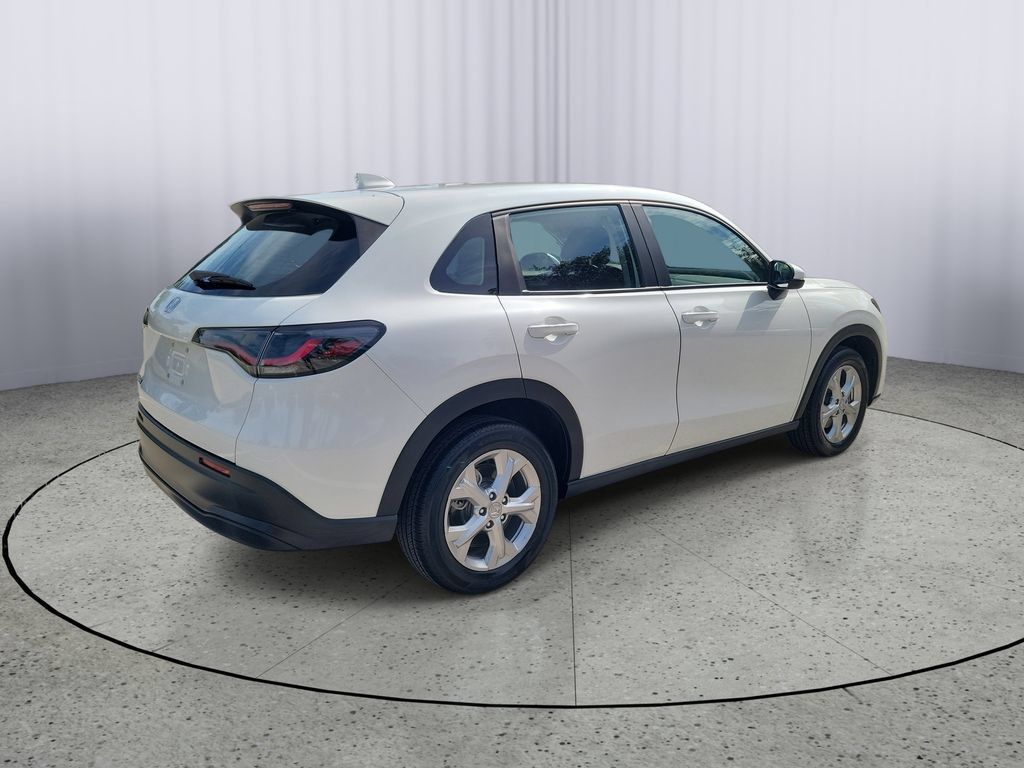 Used 2023 Honda HR-V LX image 2