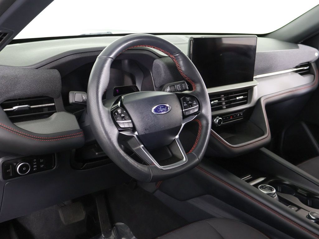Used 2025 Ford Explorer ST-Line w/ ST-Line Street Pack AWD/4WD image 28