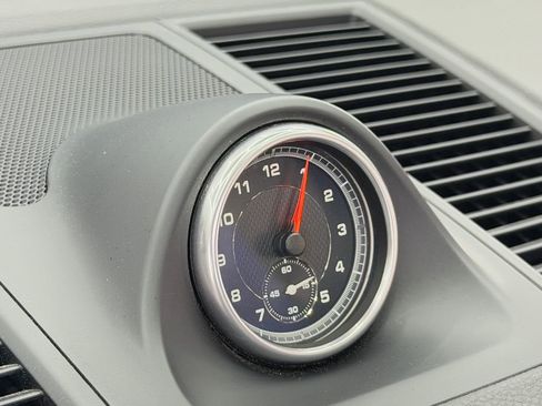 Used 2018 Porsche Macan image 23