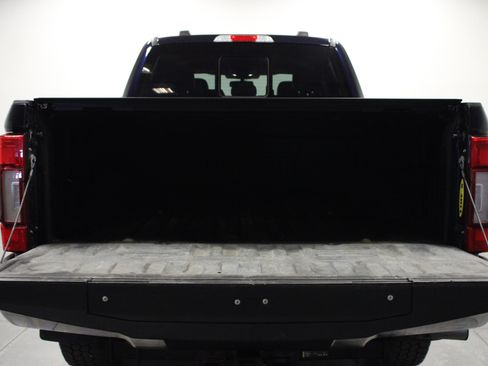 Used 2021 Ford F250 Lariat w/ Lariat Ultimate Package AWD/4WD image 14