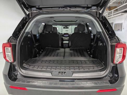 Used 2023 Ford Explorer XLT w/ Equipment Group 202A AWD/4WD image 43
