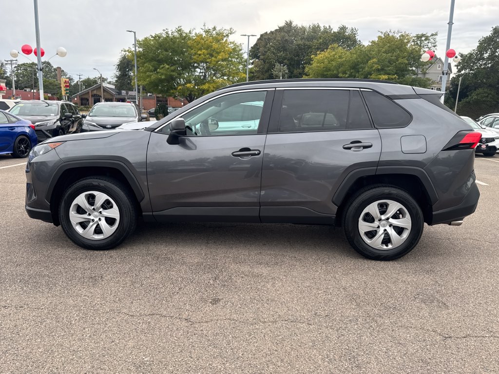 Used 2021 Toyota RAV4 LE AWD/4WD image 4