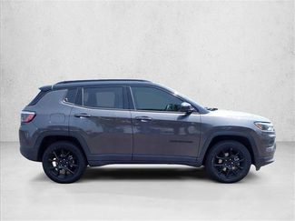 Used 2022 Jeep Compass Latitude AWD/4WD video 4