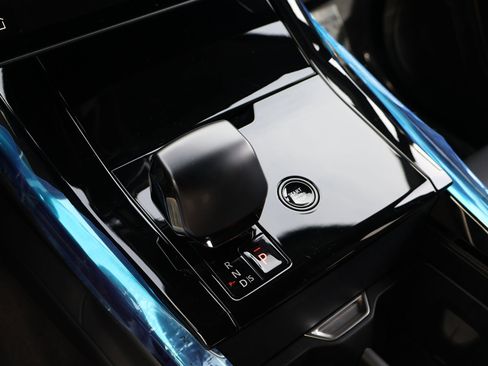 New 2025 Land Rover Range Rover Sport SV Edition Two image 18