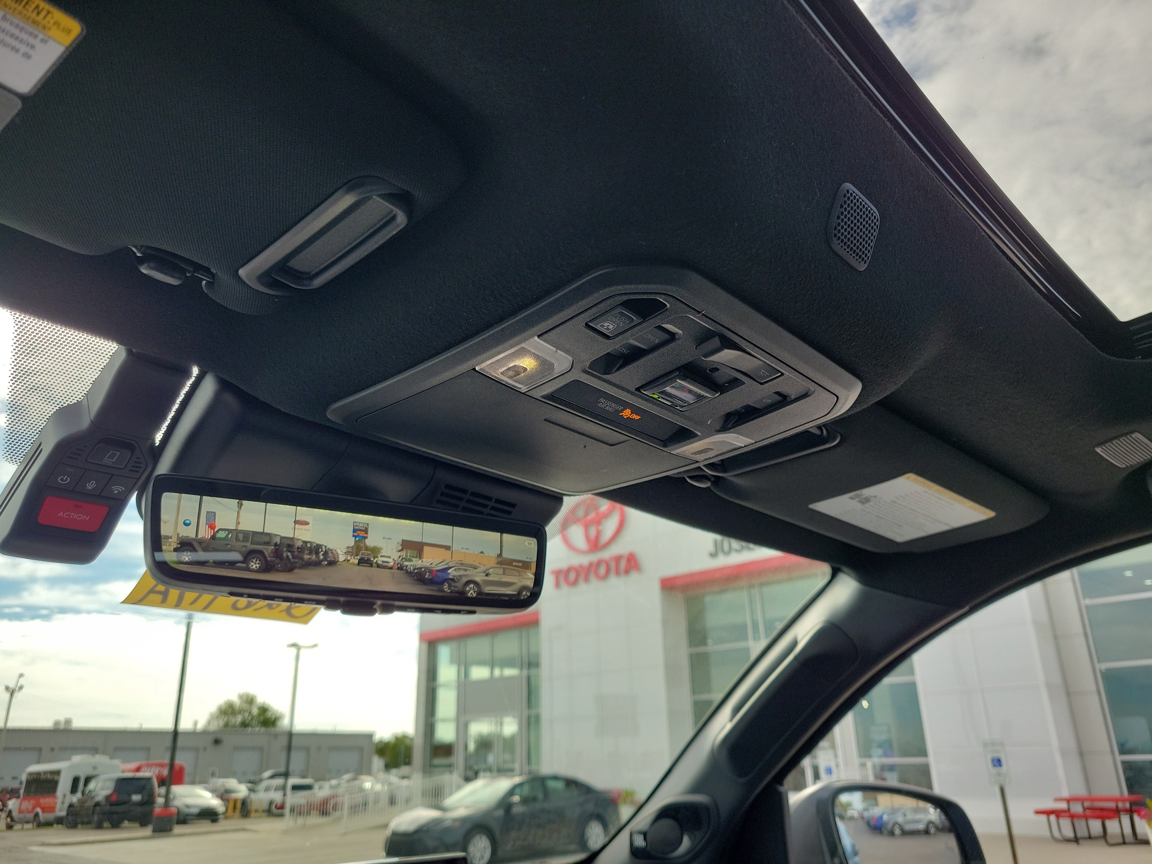 Used 2025 Toyota 4Runner TRD Off-Road Premium w/ Tow Technology Package AWD/4WD image 30