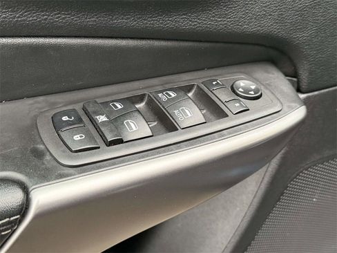 Used 2021 Jeep Cherokee Latitude Lux w/ Comfort/Convenience Group image 15