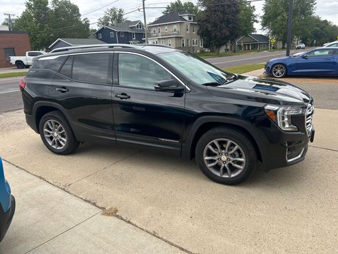 Used 2024 GMC Terrain SLT image 5