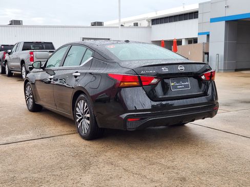 Used 2024 Nissan Altima 2.5 SV image 8