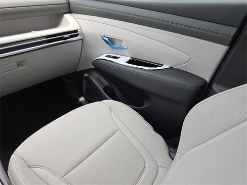 New 2025 Hyundai Tucson Limited image 15