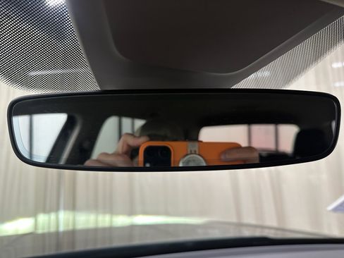 Used 2025 Volkswagen Atlas SE image 34