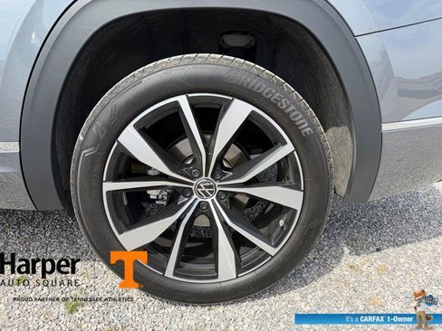 Used 2025 Volkswagen Atlas SEL Premium R-Line image 21