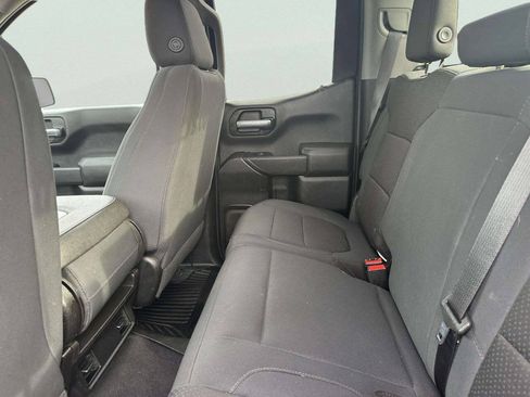 Used 2019 Chevrolet Silverado 1500 Custom w/ Custom Convenience Package AWD/4WD image 12