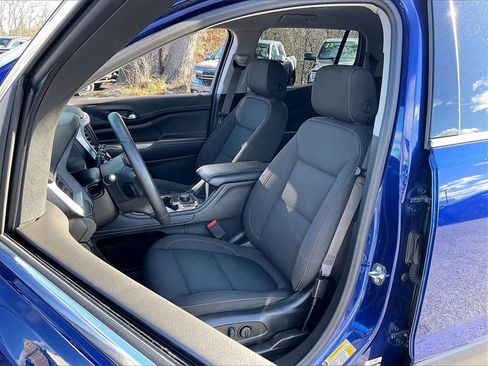 Used 2023 GMC Acadia SLE w/ Driver Convenience Package image 9