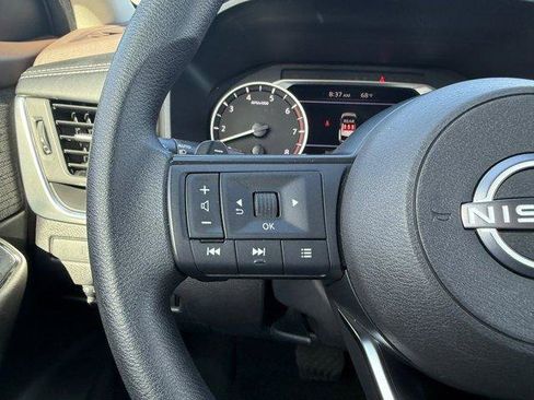 Used 2023 Nissan Rogue S image 28