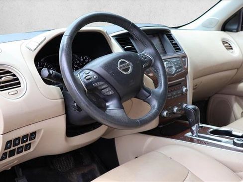 Used 2017 Nissan Pathfinder Platinum w/ Cargo Package AWD/4WD image 12