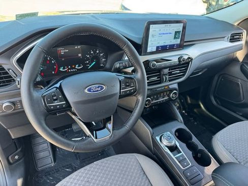Certified 2021 Ford Escape SE w/ SE Sport Appearance Package AWD/4WD image 3