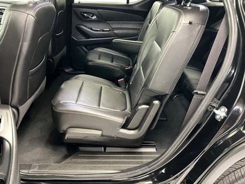 Used 2023 Chevrolet Traverse LT image 21