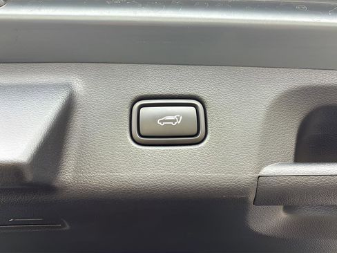 Used 2024 Hyundai Palisade SEL w/ Premium Package image 13