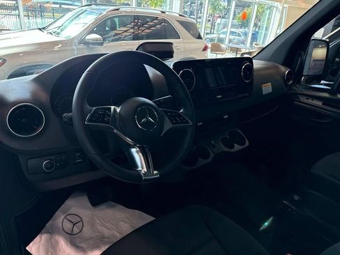 Used 2025 Mercedes-Benz Sprinter 3500 image 19