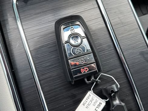 Used 2025 Lincoln Aviator Reserve w/ Luxury Package image 30