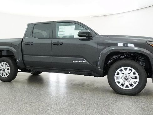 New 2026 Toyota Tacoma SR5 RWD image 31