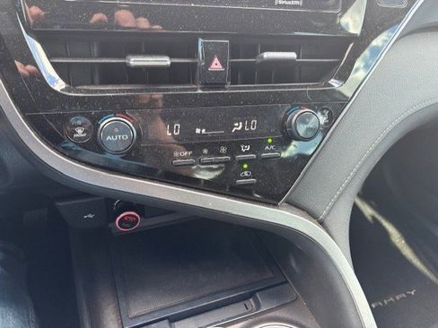 Used 2022 Toyota Camry LE image 14
