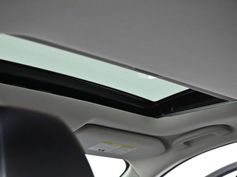 Used 2019 Nissan Pathfinder SL image 32