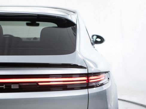 Certified 2025 Porsche Cayenne Turbo image 38