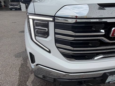 Used 2024 GMC Sierra 1500 SLT w/ SLT Convenience Package AWD/4WD image 2