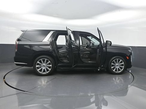Used 2021 Cadillac Escalade Premium Luxury Platinum RWD image 37