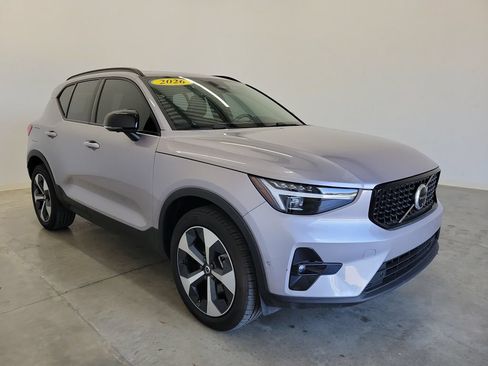 Certified 2026 Volvo XC40 B5 Plus AWD/4WD image 4