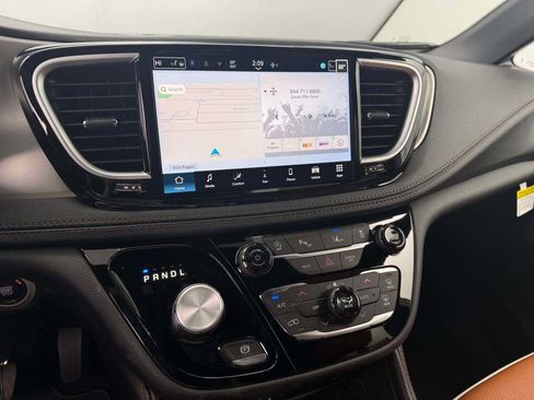 New 2026 Chrysler Pacifica Pinnacle image 33