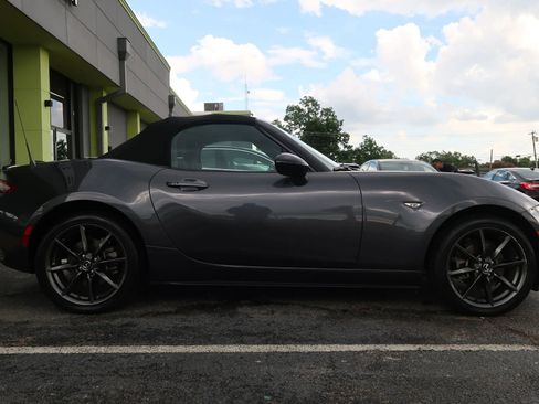 Used 2017 MAZDA MX-5 Miata Club image 8