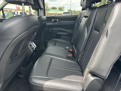 Used 2024 Kia Sorento S FWD image 21