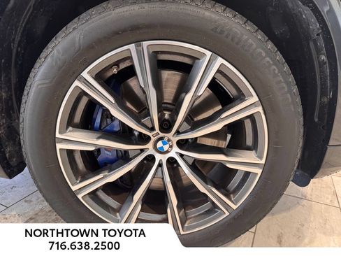 Used 2020 BMW X5 M50i w/ Premium Package AWD/4WD image 12