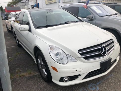 Used 2009 Mercedes-Benz R 350 4MATIC w/ Premium 1 Pkg image 2